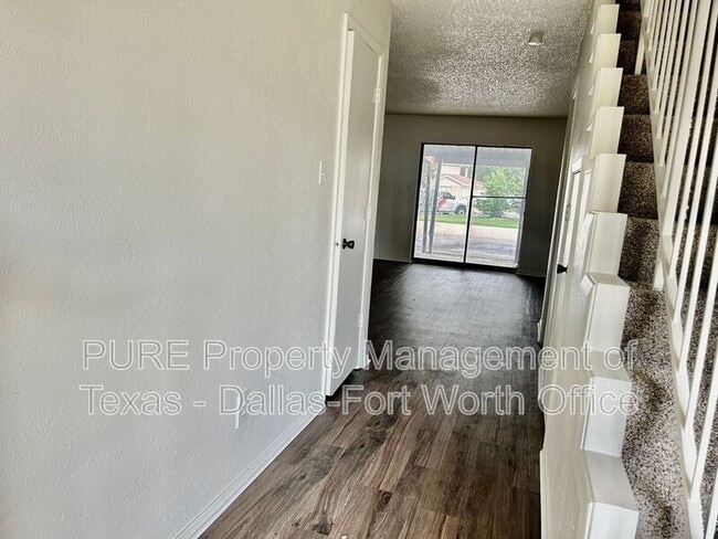 Photo - 1126 Highbush Dr