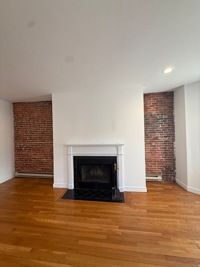 Photo - 1742 Washington St