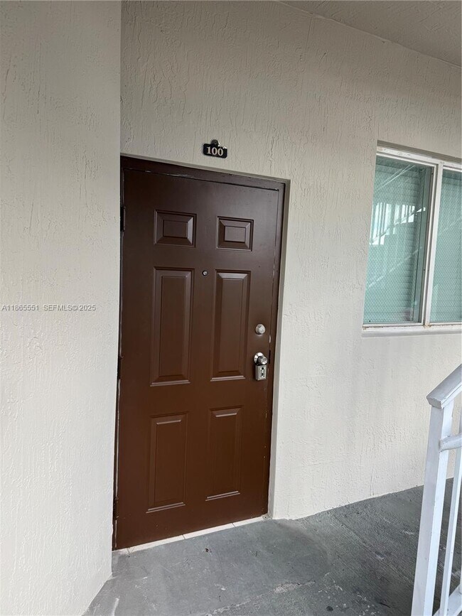 Photo - 2925 SE 16th Ave Unit 100