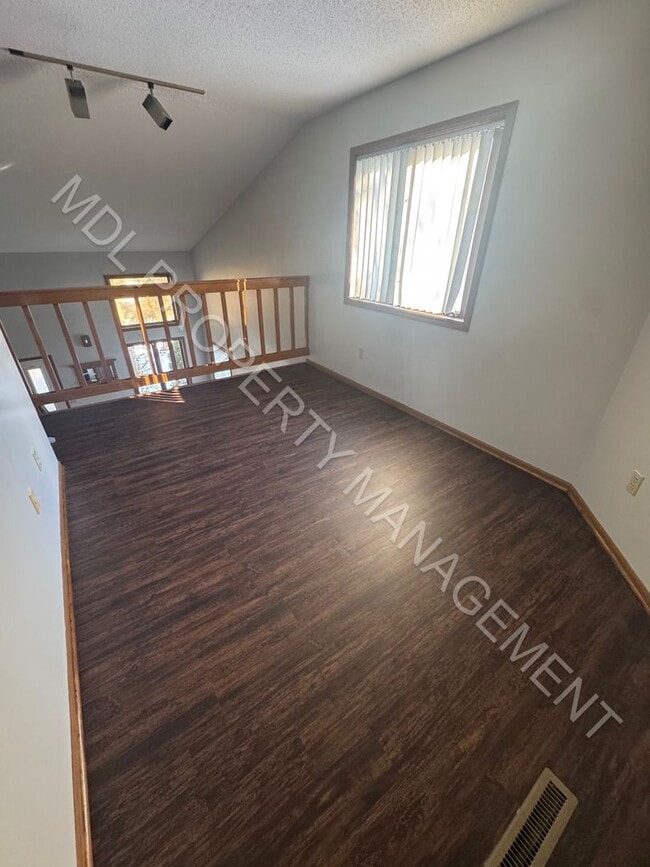 Photo - Beautiful 2 Bedroom 2.5 Bath home in Saginaw Township!