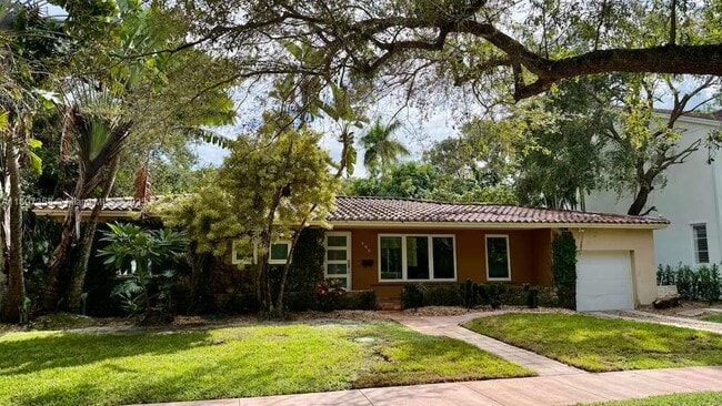 Building Photo - 614 San Servando Ave