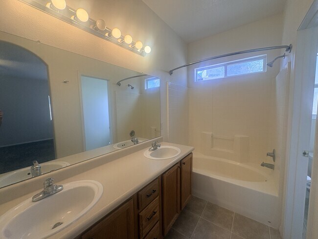 5425 Caballo Ct NE