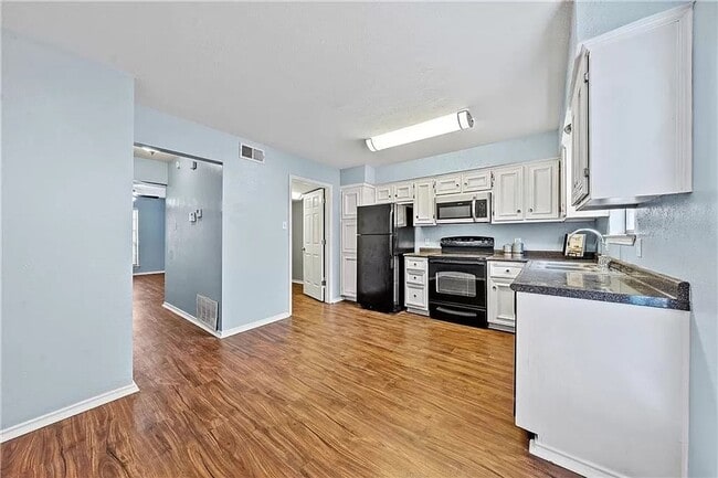 Photo - 2/2.5 Condo at Canterbury - Walk to Campus!