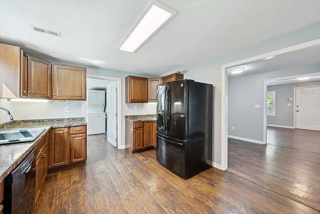 Photo - 330 Richmond Ave