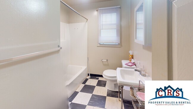 Building Photo - 14 Ferndale St Unit 1