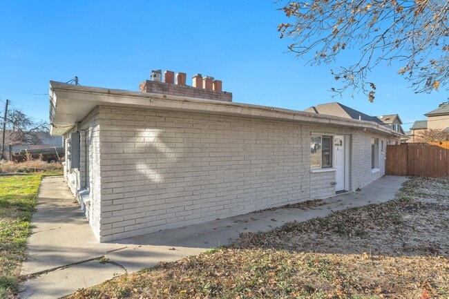 Photo - 13413 Minuteman Dr Unit #8