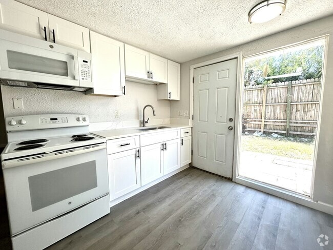 Building Photo - 8220 Krag Dr Rental