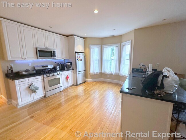 Photo - 57 Greenleaf Ave Unit #2