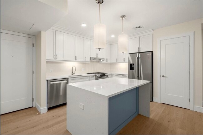 Photo - 301 Border St Unit 402