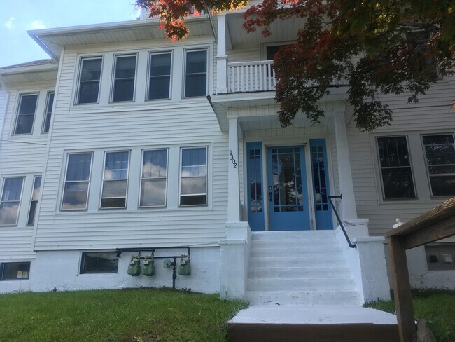 Photo - 1302 Hillside Ave Unit Apt#1