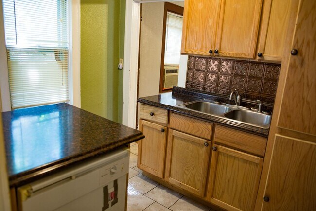 Photo - 1082-11 Unit 1AND2