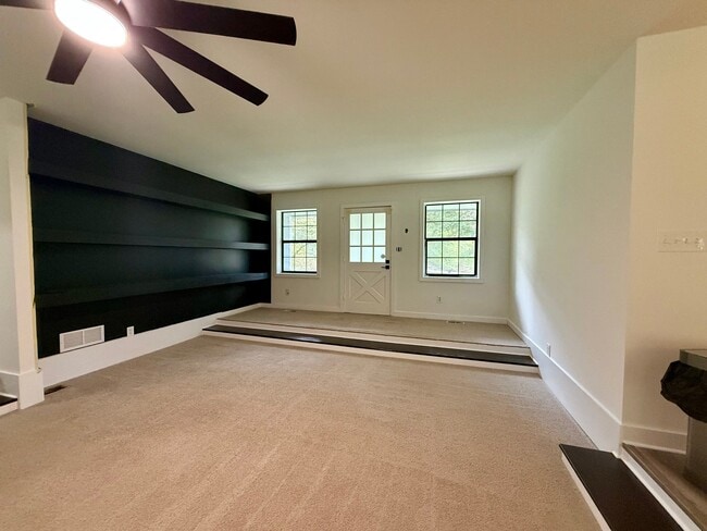 Photo - 108 Allen Rd