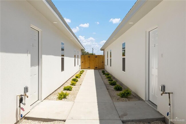 Photo - 6 Gastel Cir Unidad 13