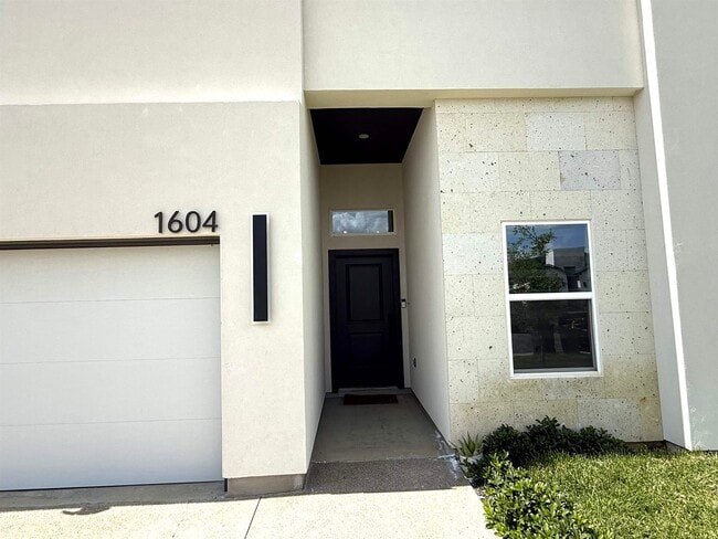 1604 Latigo Lp