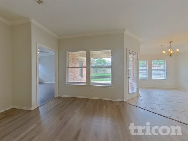 Photo - 1630 Emily Ln