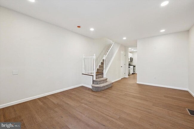 Building Photo - 2318 Fernon St Rental