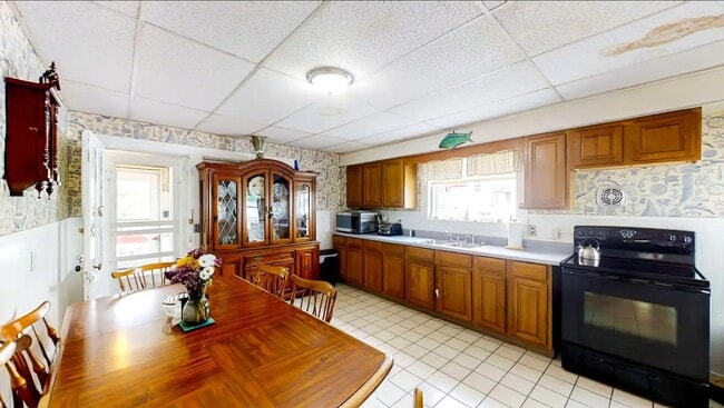 Photo - 40 E Grand Ave Unit A