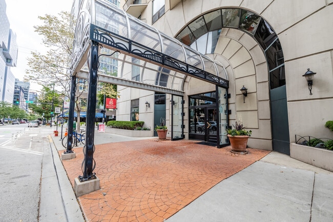 Photo - 70 W Huron St Unit 503