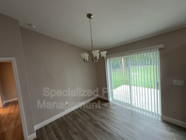 2854 W Edison Pl