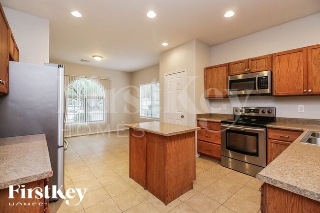 Photo - 8811 S 57th Ln