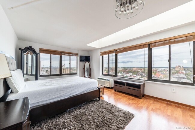 100 W Broadway Unit 7F