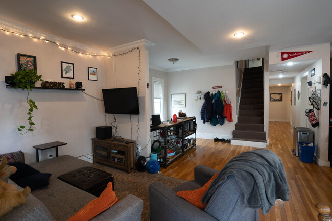 Building Photo - 66 Mozart St Unit 3 Rental