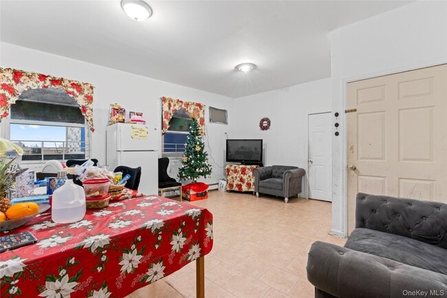 Building Photo - 121-15 Jamaica Ave