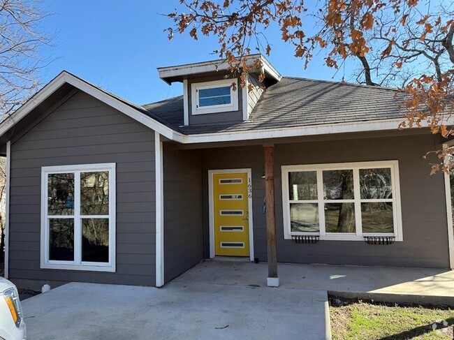 Building Photo - 1636 Navajo Trail Rental