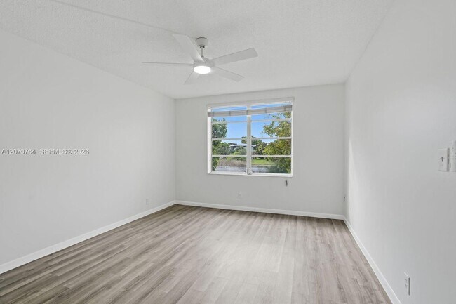 Photo - 5335 NW 10th Ct Unidad 206