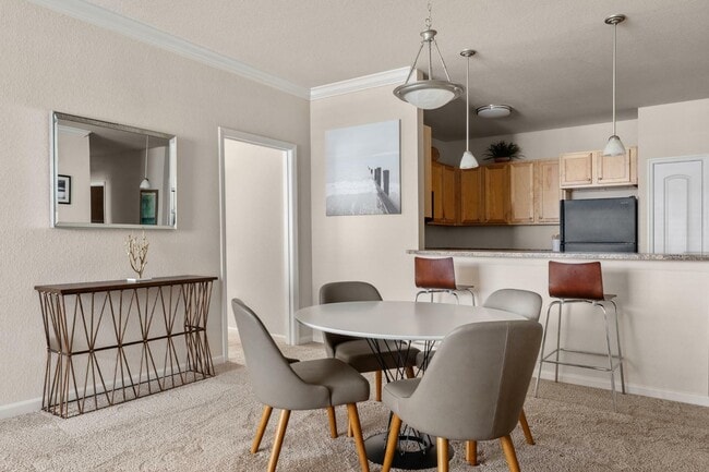 525 Avalon Park - Área de comedor - Bell Avalon Park