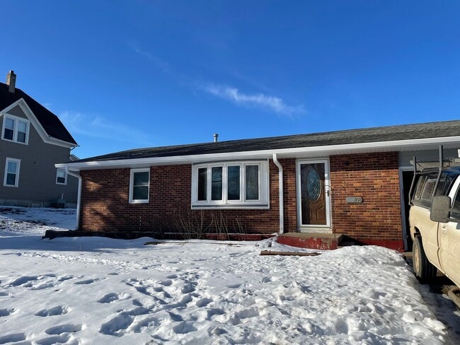 Building Photo - 308 S Main St