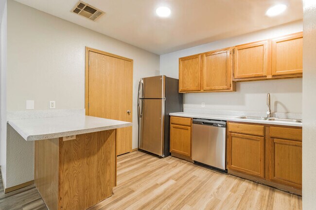 1BR, 1BA Partial renovated - 700 SF - The Ridges at Bentonville