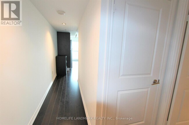 386 Yonge St Unit 2106