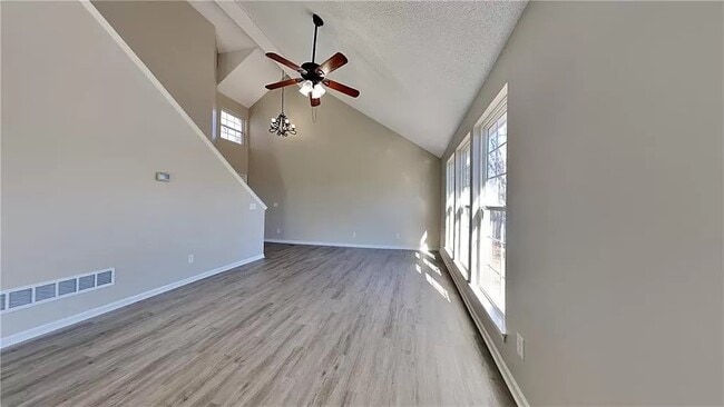 Photo - 21670 S Main St