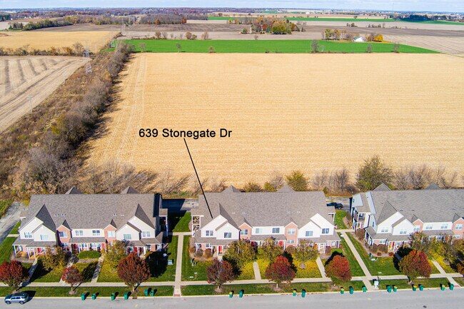 Photo - 639 Stonegate Dr
