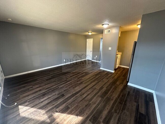 Photo - Updated 1 bed / 1 bath apartment - 60 West...