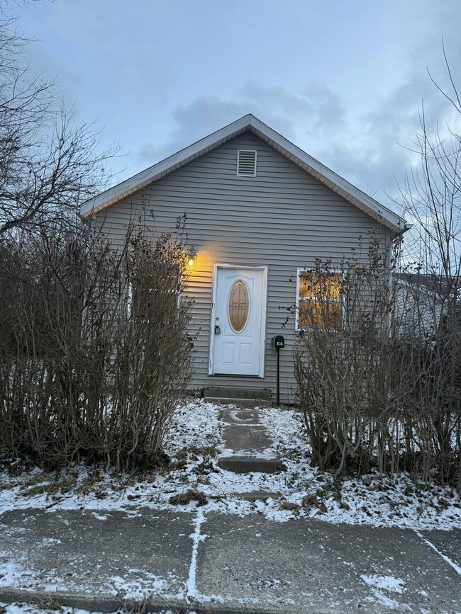 Building Photo - 836 Vine St