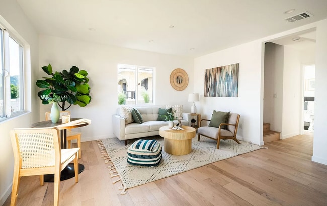 Photo - 2681 Roseview Ave