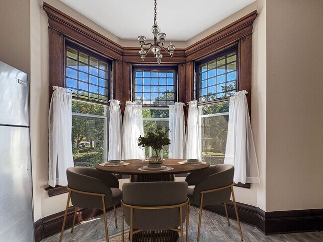 Photo - 2204 Grand Ave S Unit 4