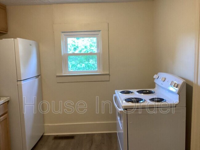 Photo - 510 5th Ave E