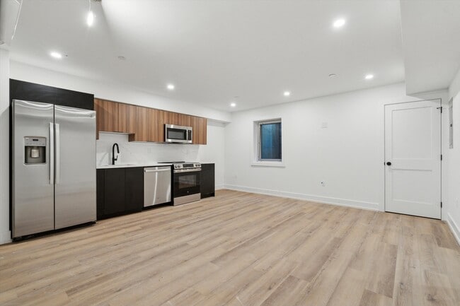 Building Photo - 808 N 3rd St Unit 1