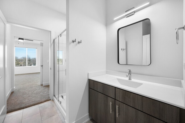 Photo - 27 W Park Blvd