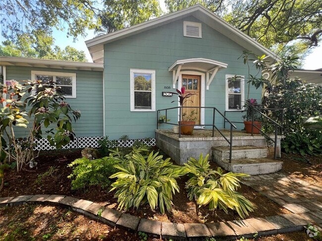 Building Photo - 808 W Coral St Rental