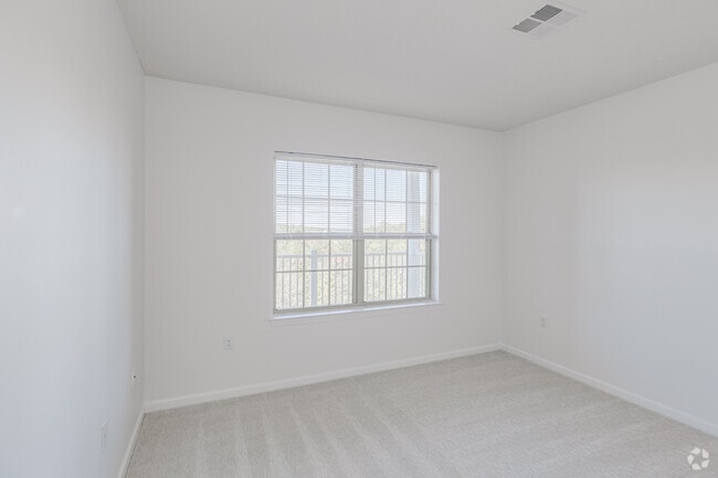 2BR, 2BA - 973SF - 2bd Sm - Bedroom - Chatham Commons of Cranberry