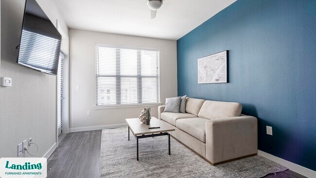 Photo - 14015 Univ Pass Unidad 4406.1409751