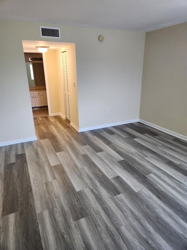 Photo - 731 N Pine Island Rd Unit 402