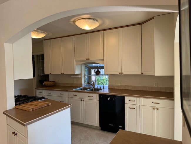 Photo - 7661 Wandering Dr