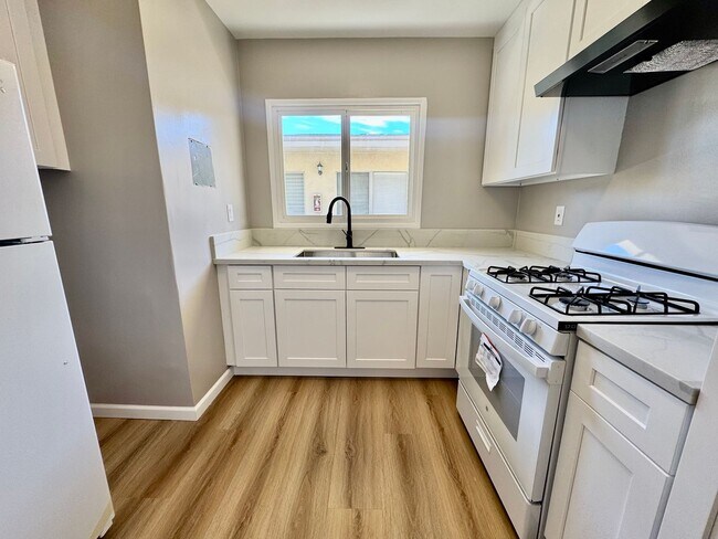 337 Rexford Dr Unidad 337 S Rexford Dr Unit 6