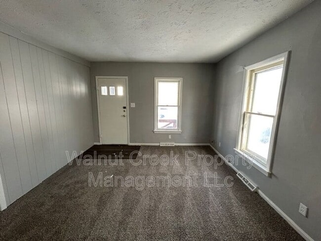 Photo - 939 W 22nd St