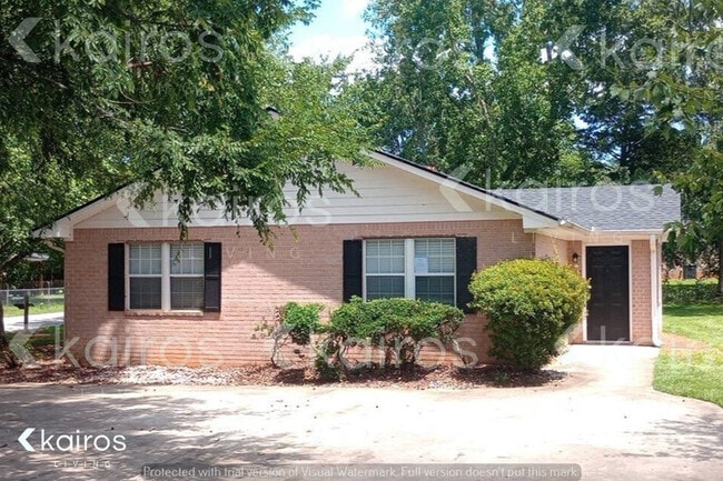 Building Photo - 305 Deer Park Dr Rental